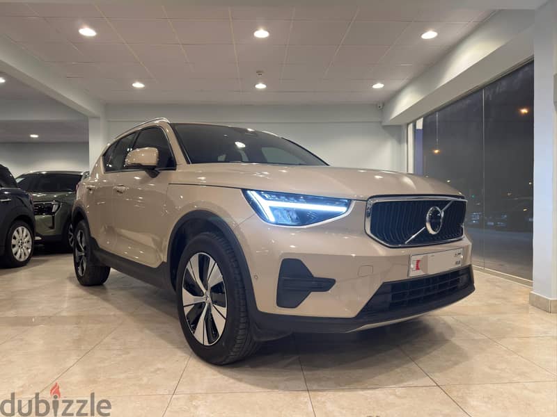 Volvo XC40 2025 1
