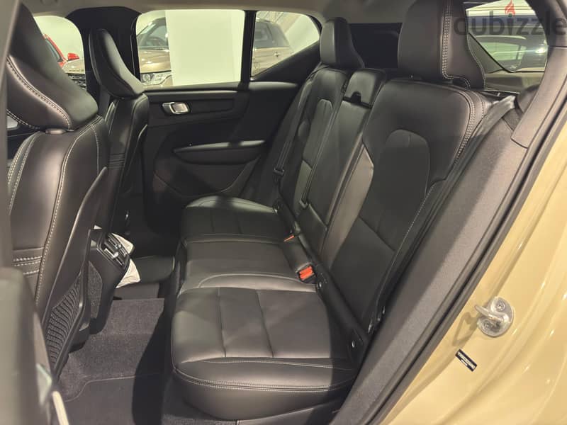 Volvo XC40 2025 9
