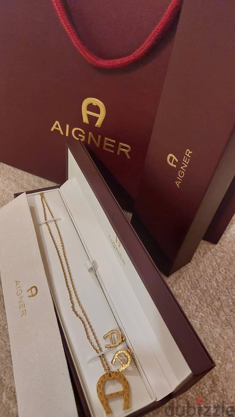 Aigner Logo Necklace with Earrings 2