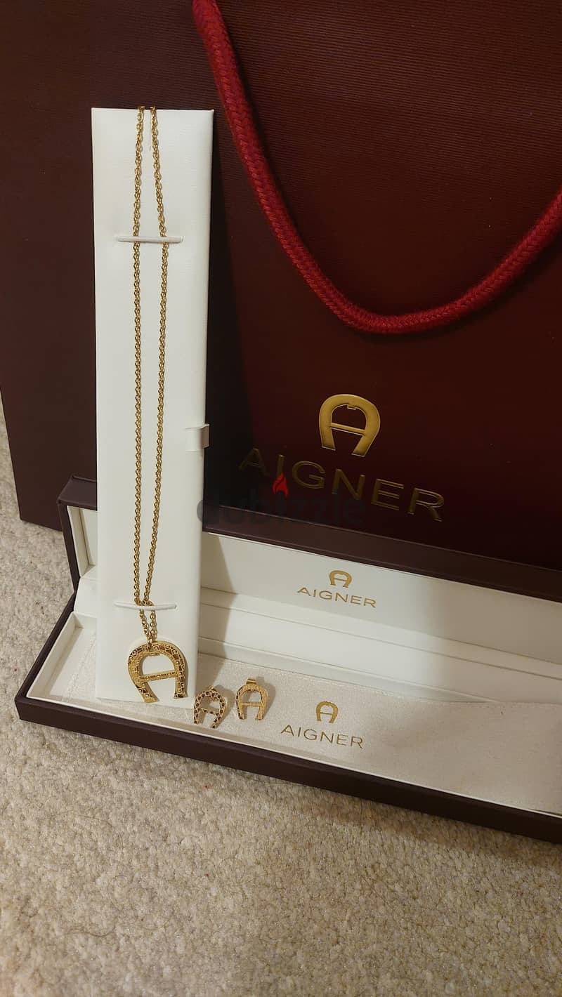 Aigner Logo Necklace with Earrings 4