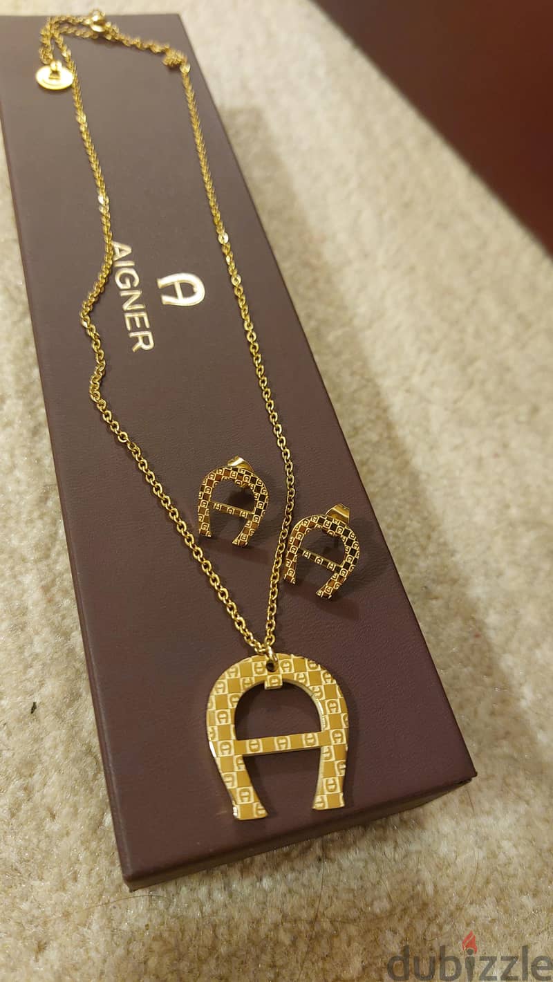 Aigner Logo Necklace with Earrings 5