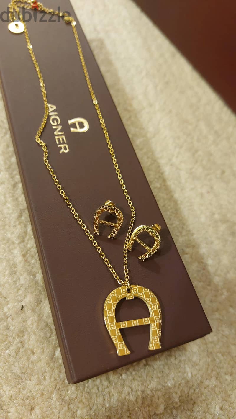 Aigner Logo Necklace with Earrings 6