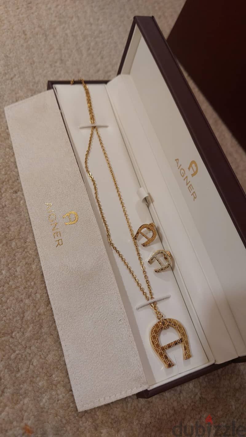 Aigner Logo Necklace with Earrings 7
