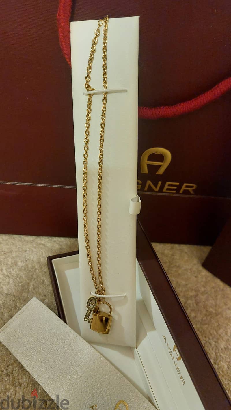 Aigner Necklace 7