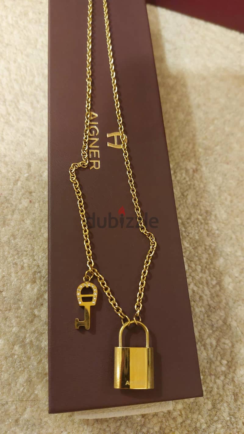 Aigner Necklace 8