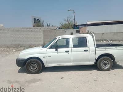 Mitsubishi dual door pickup