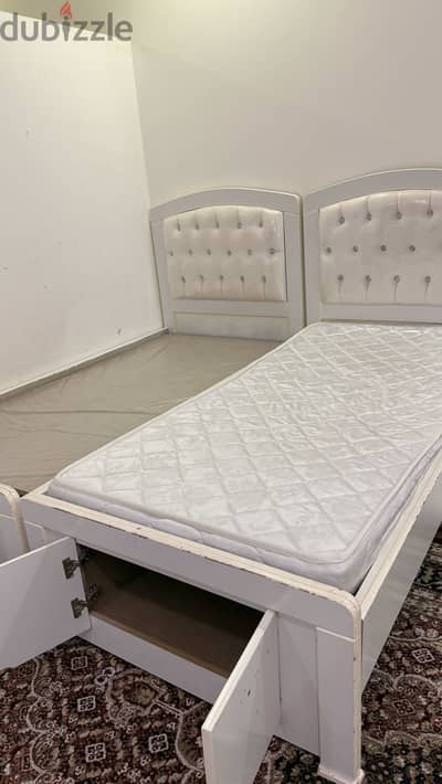 4 Single Bed with Mattress