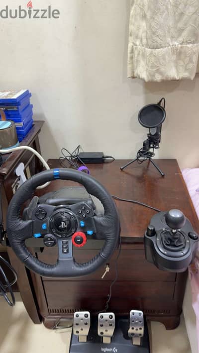 Steering wheel Logitech G29 (with padel and gear shifters)