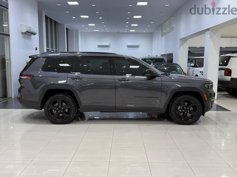 Jeep Grand Cherokee 2022 Grey 3