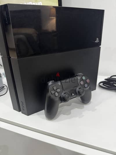 Playstation 4 500 GB jailbroken مبرمج مع ألعاب