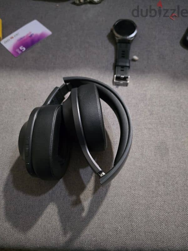 Nokia Headphone and LG Bluetooth speaker 1