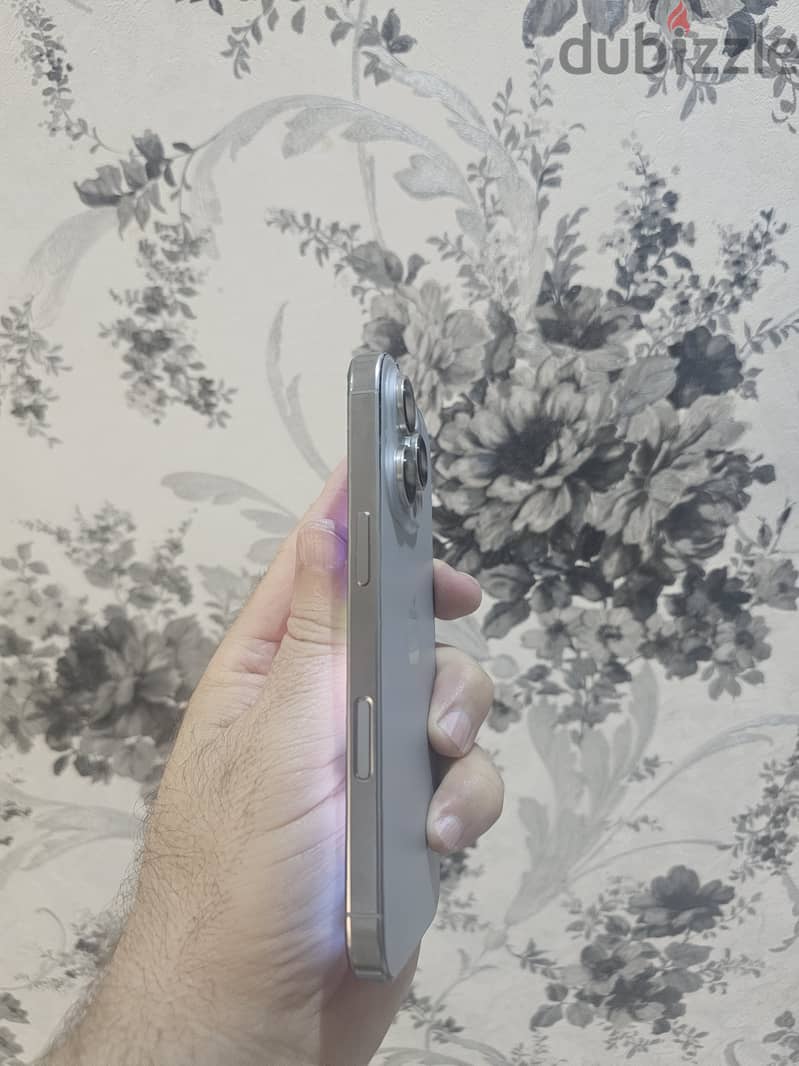 Apple - iPhone 16 Pro 128Gb screen cnaged 3