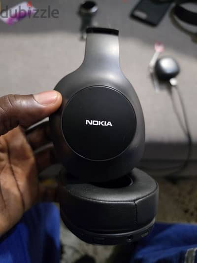 Nokia wireless headphone, LG Bluetooth speaker, philips Tanx100