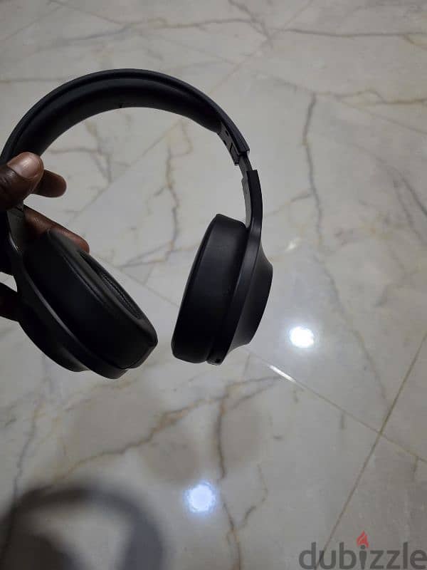 Nokia wireless headphone, LG Bluetooth speaker, philips Tanx100 1