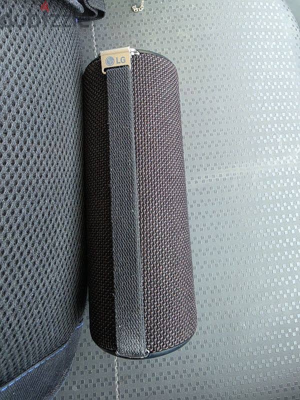 Nokia wireless headphone, LG Bluetooth speaker, philips Tanx100 4