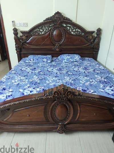 Bed Set on good condition with 2 side table, mattress Super king size
