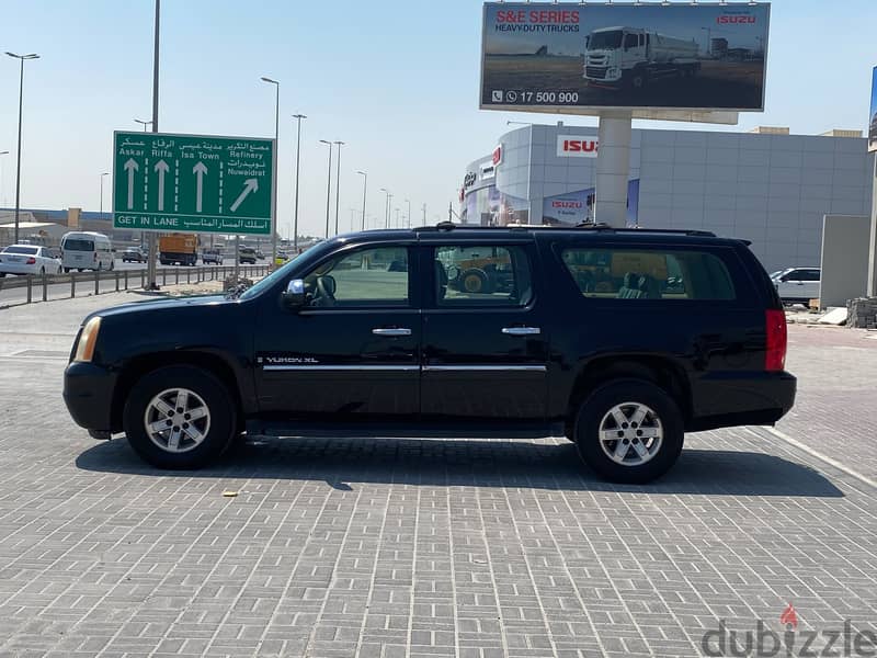 GMC Yukon XL 2009 Black 3