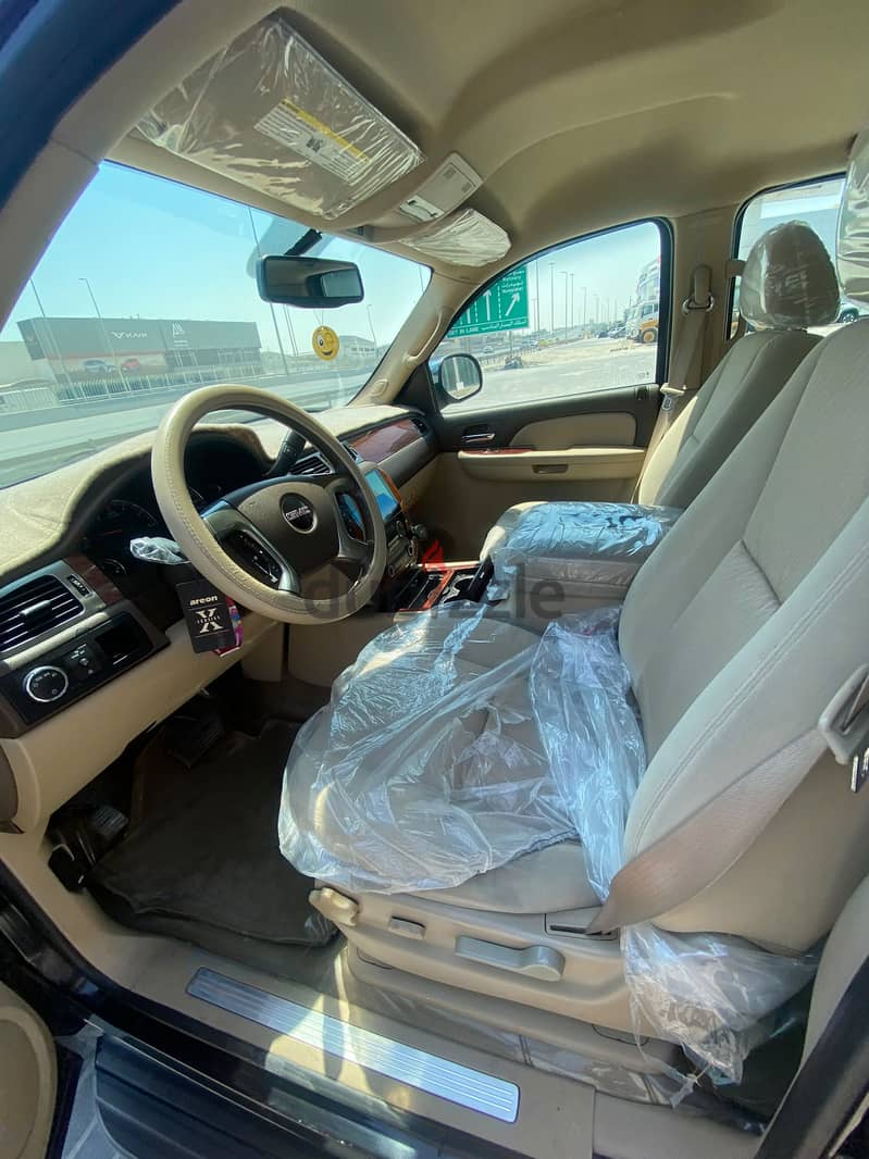 GMC Yukon XL 2009 Black 4