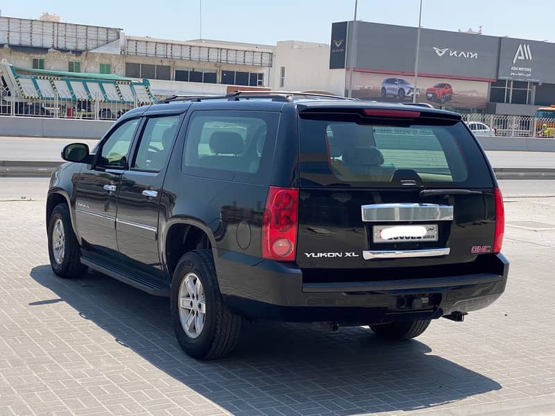 GMC Yukon XL 2009 Black 7