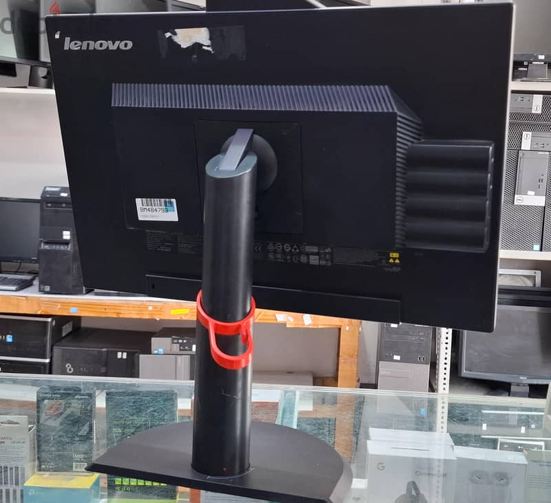 Lenovo 22" Multimedia Monitor 360*Rotatable In-built Webcam & Speakers 1
