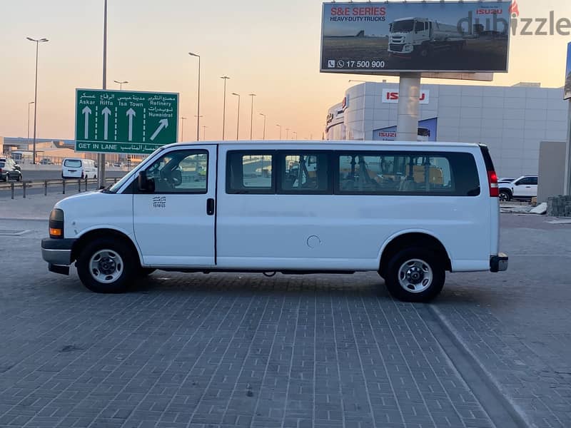 GMC Savana 2018 White 3