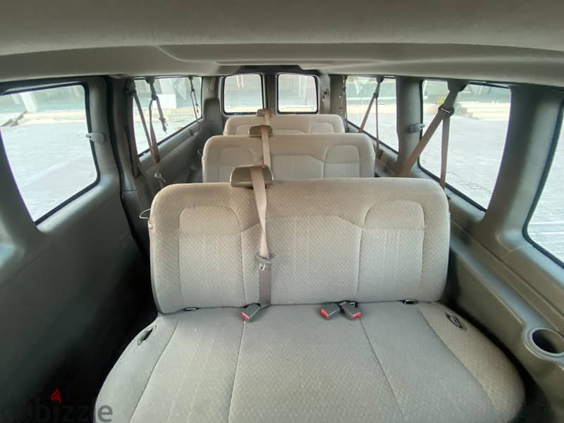 GMC Savana 2018 White 4