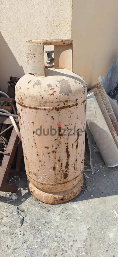 Gas cylinder medium for sale with regulator