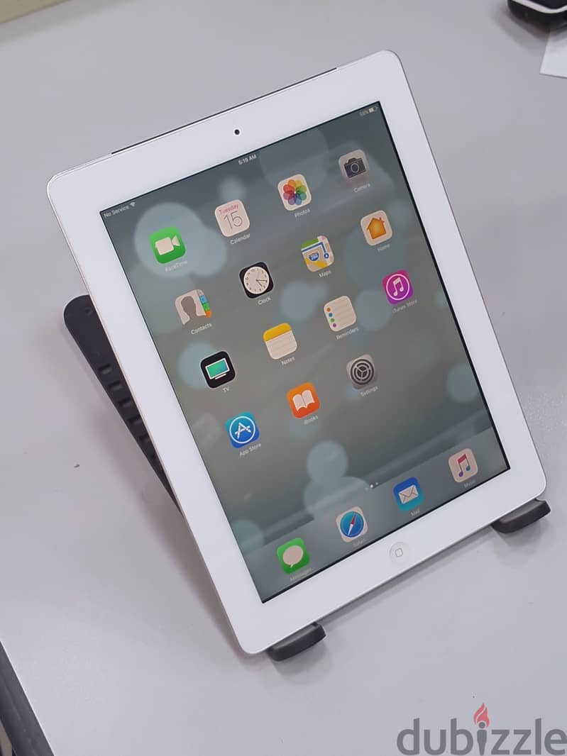 Apple iPad (32GB / Cellular LTE) – Special Offer with Free Accessories 2
