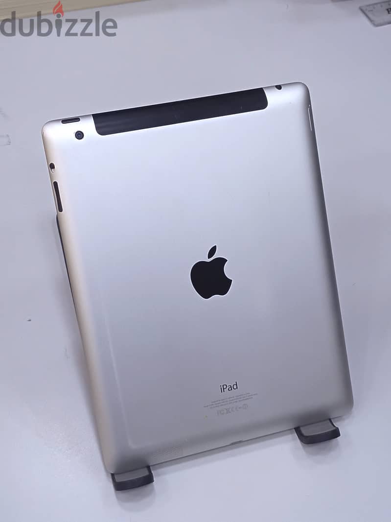 Apple iPad (32GB / Cellular LTE) – Special Offer with Free Accessories 4