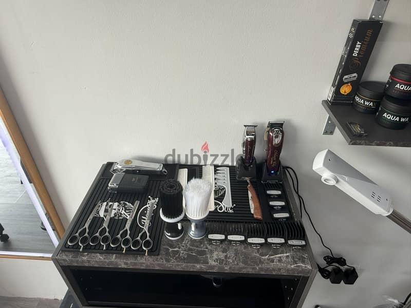 Salon for Sale with mezzanine floor - 5800 bd 4