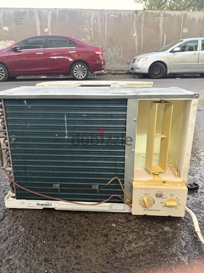 2ton window AC for sale good condition good working with fixing