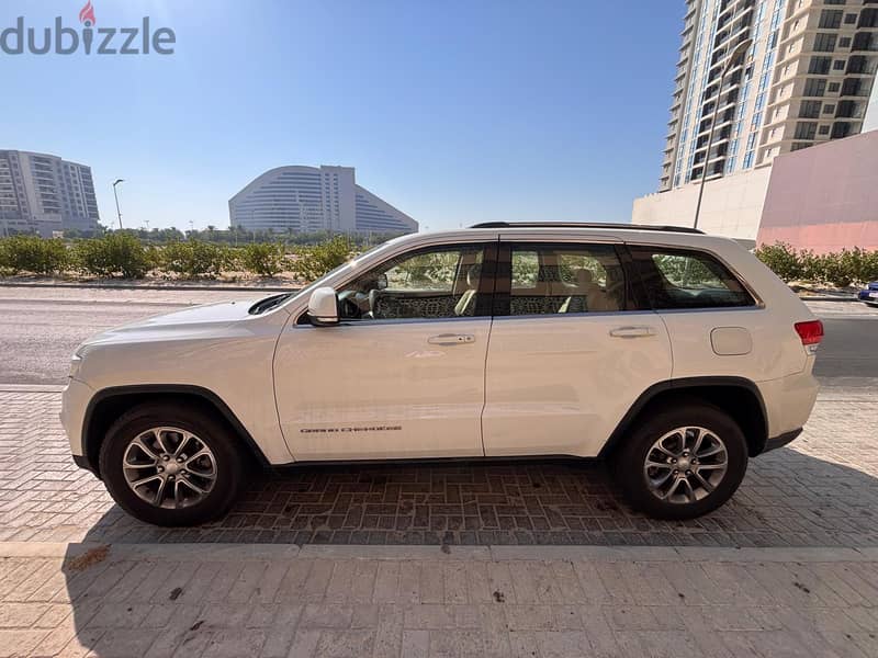 Jeep Grand Cherokee Laredo 2015 V6 - Expat Leaving 1