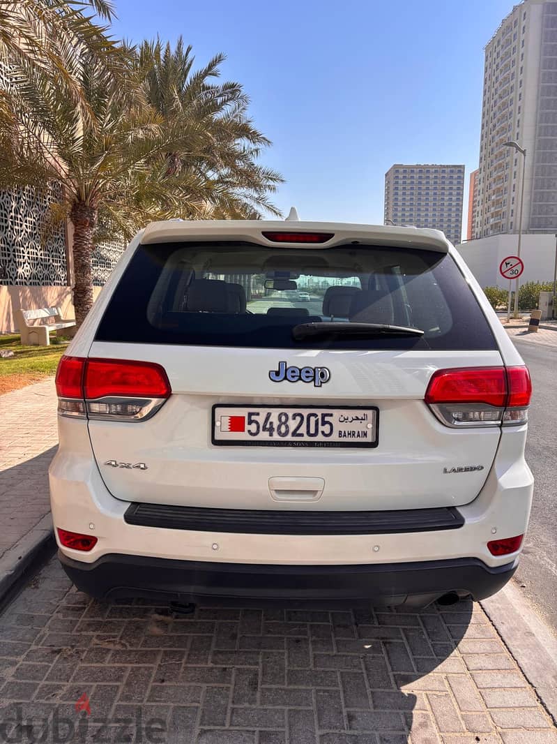 Jeep Grand Cherokee Laredo 2015 V6 - Expat Leaving 2