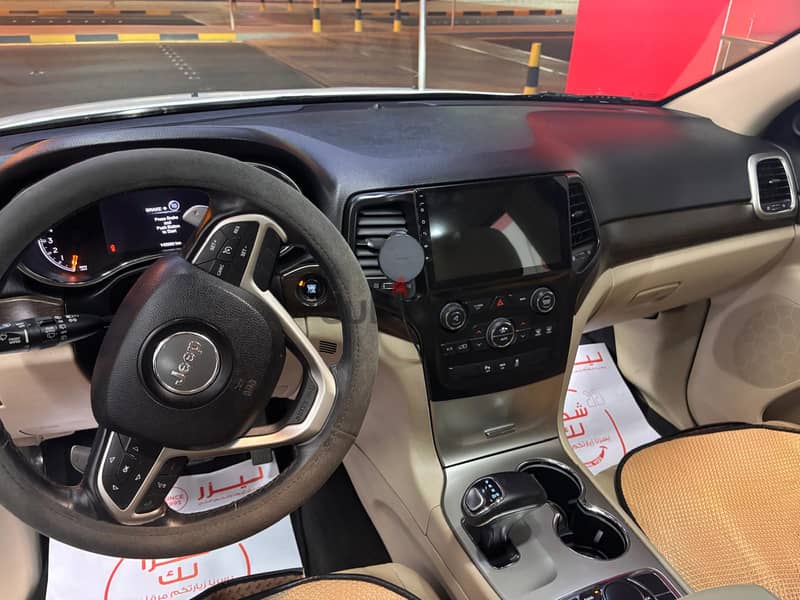 Jeep Grand Cherokee Laredo 2015 V6 - Expat Leaving 8