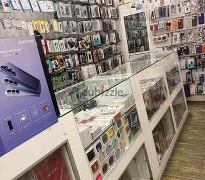 للبيع محل تلفونات مجهز بالكامل موقع ممتاز