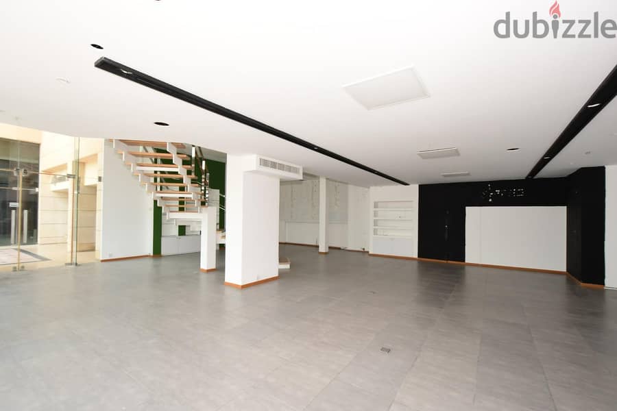 Special offer - Showroom/ STORE FOR RENT 3