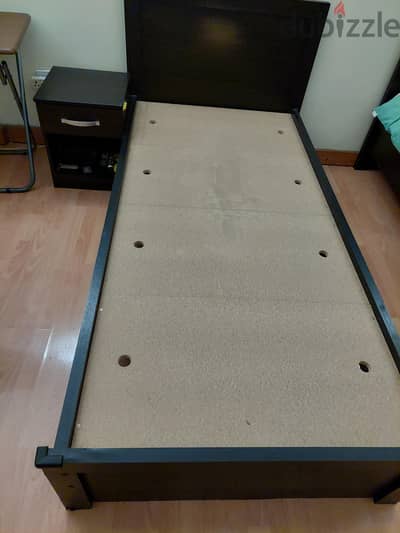 2 set of bed 90x190 cm(single) 2 side table with 2 mattre  BD 25 each