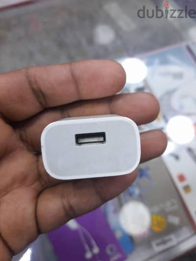 apple og used old model 5w 1A charger adapter