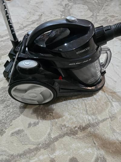Kenode brand vacuum cleaner in excellent condition.