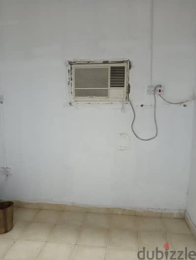 2bkh flat sharing 1 room attach toilet and sharing kitchen