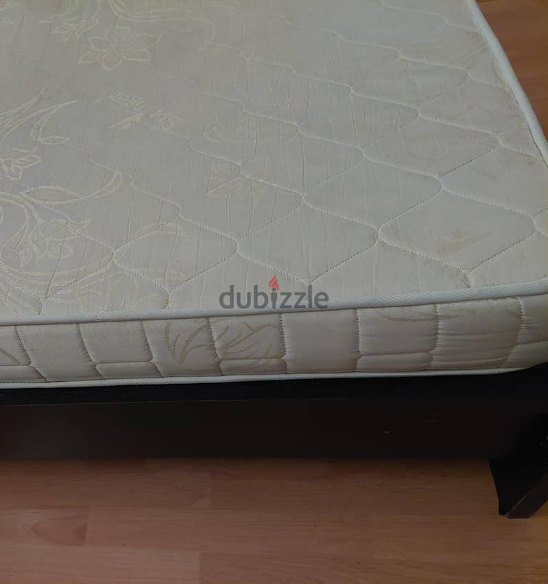 2 set of bed 2 side table with 2 mattress  BD 25 each 4