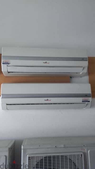 2 ton split Ac for sale good condition good working 6 months wornty
