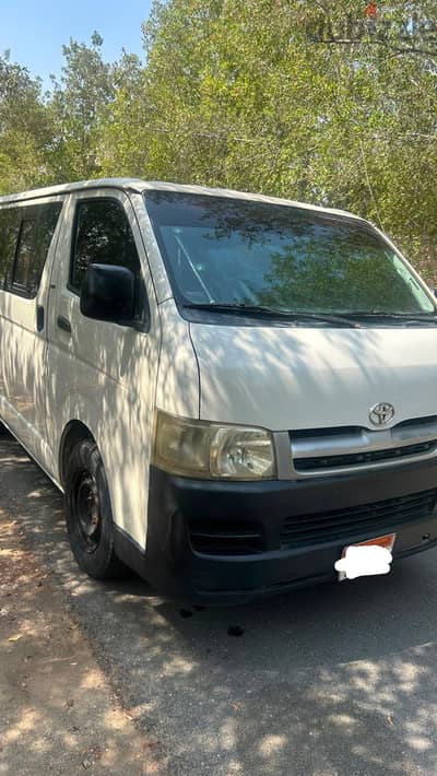 Toyota hiace bus