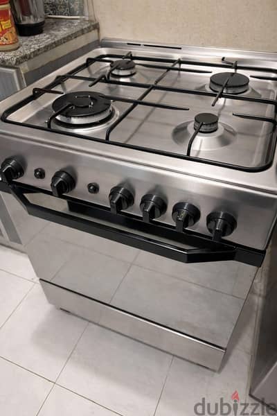 Cooking range in good condition