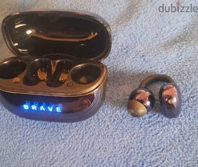 bluetooth earbuds