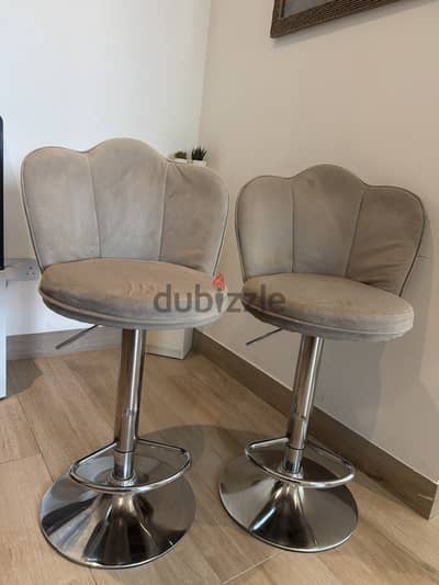 Set of 2 Elegant Beige Velvet Bar Stools / Kitchen Counter Chairs