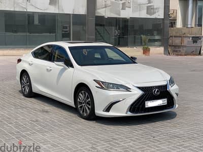 Lexus ES 300h 2023 White