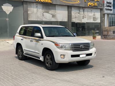 Toyota Land Cruiser VXR 2014 White