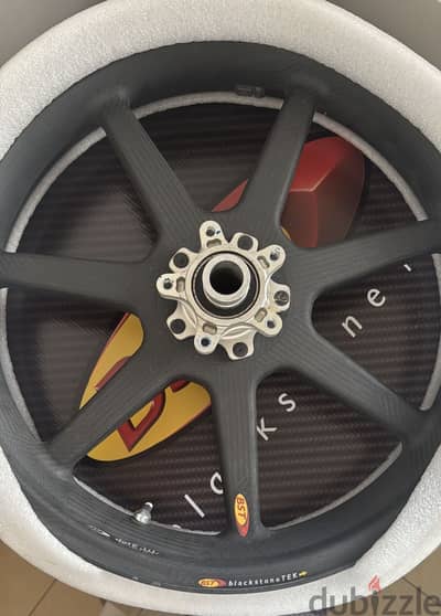 BST Carbon Fiber Wheels – Ducati Monster, Panigale