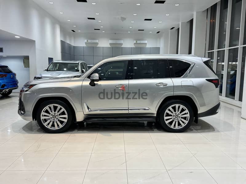 Lexus LX 600 2023 Silver 2